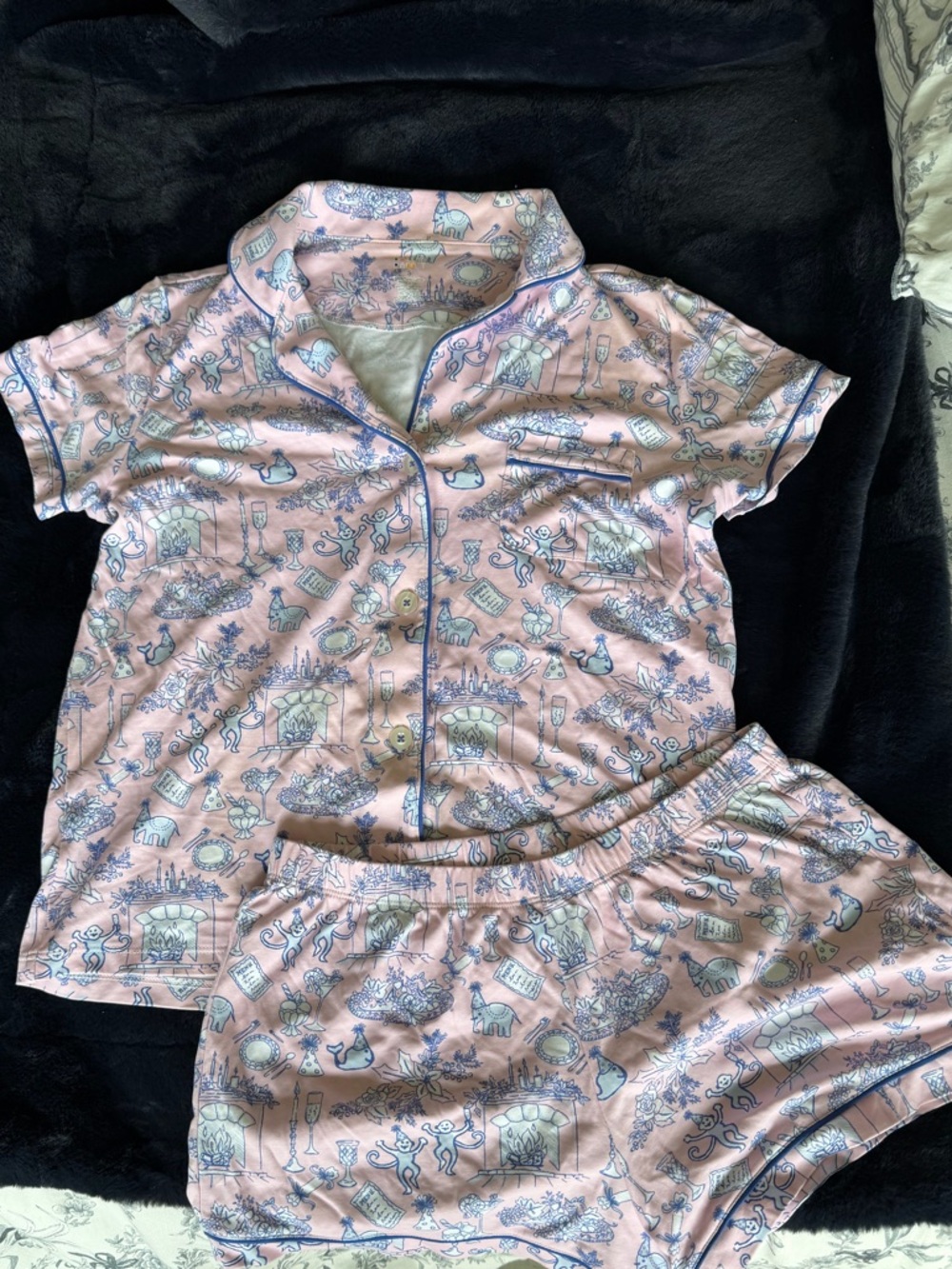 Roller Rabbit PARTY TOILE polo pajamas- size small - Picture 2 of 5